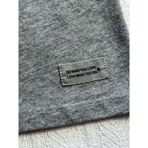 Life is Good Women’s SMALL Beach Chair Beach Dog Short Sleeve Tee - NWT - Picture 3 of 6